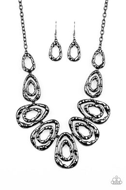 Terra Couture - Black Necklace Set
