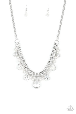 Knockout Queen - White Necklace Set