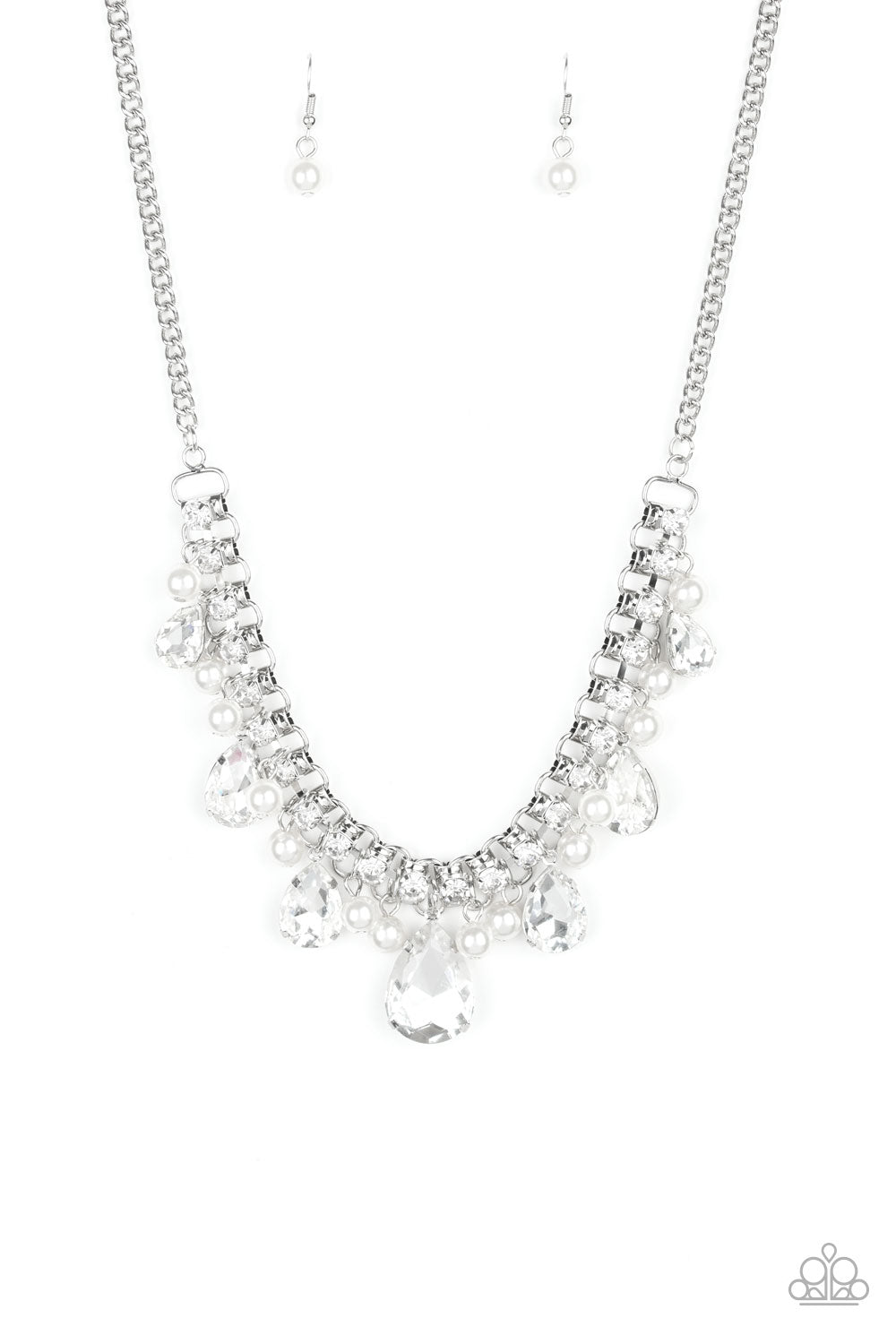 Knockout Queen - White Necklace Set