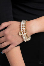 Load image into Gallery viewer, Pearly Professional - Gold Bracelet