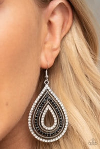 PAPARAZZI 5TH AVENUE ATTRACTION - BLACK Earrings